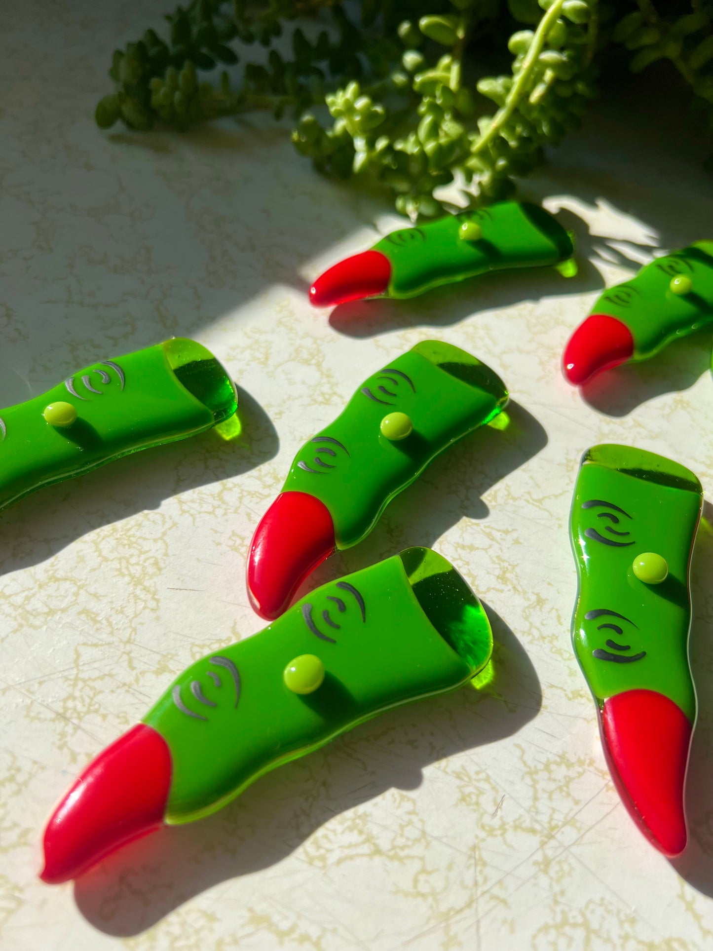 Witch finger magnet
