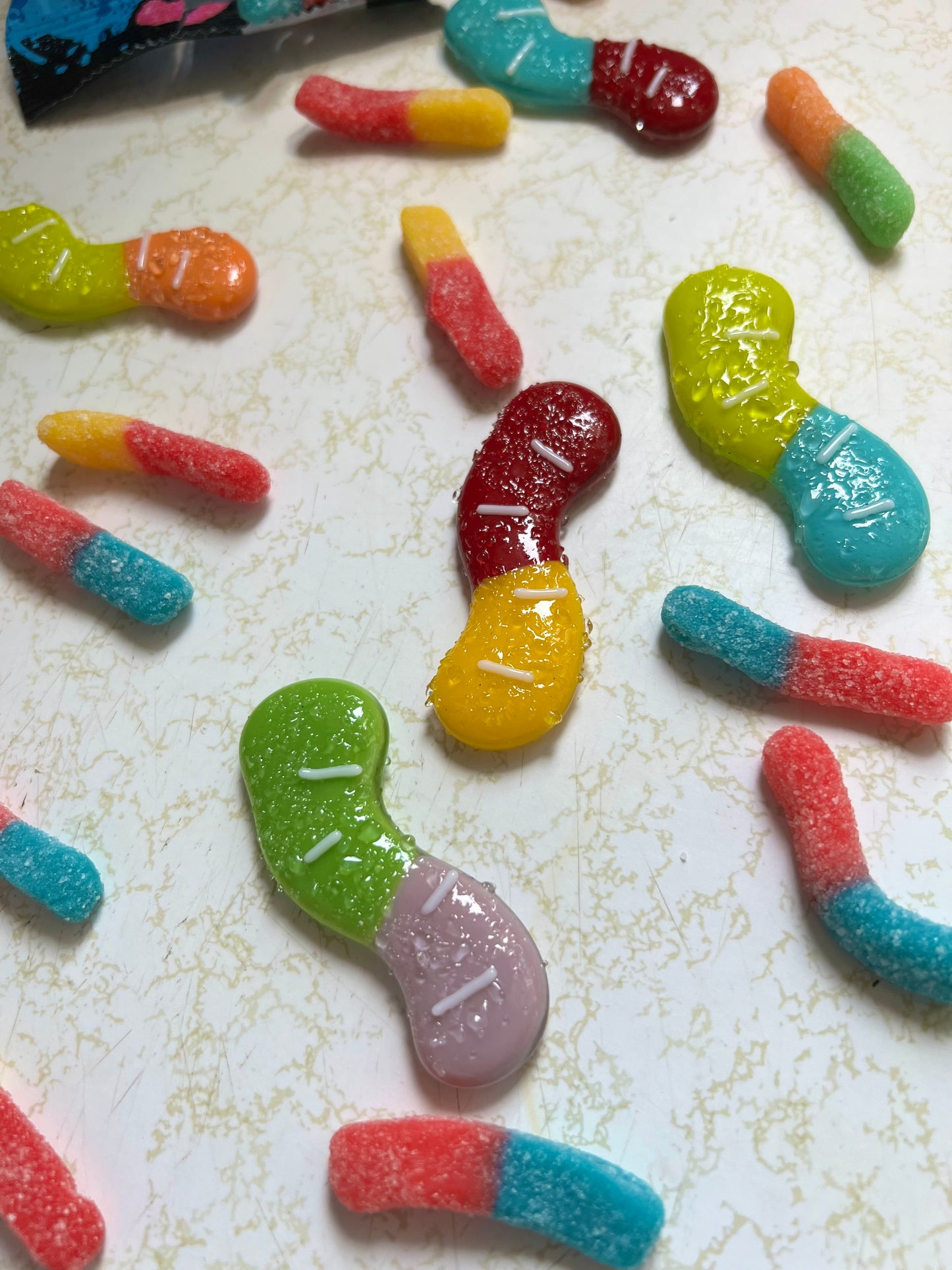Sour worm magnet🐛🧲