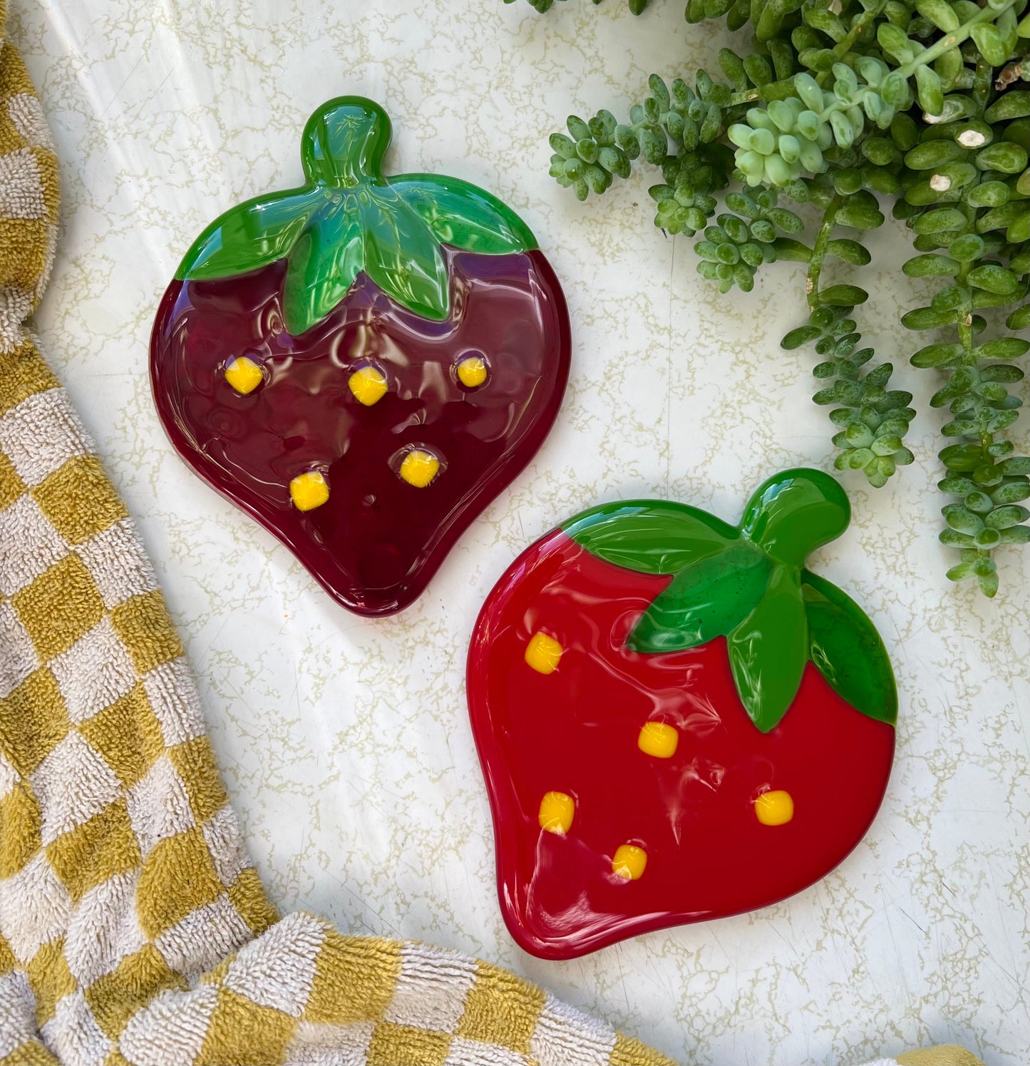Strawberry coaster set