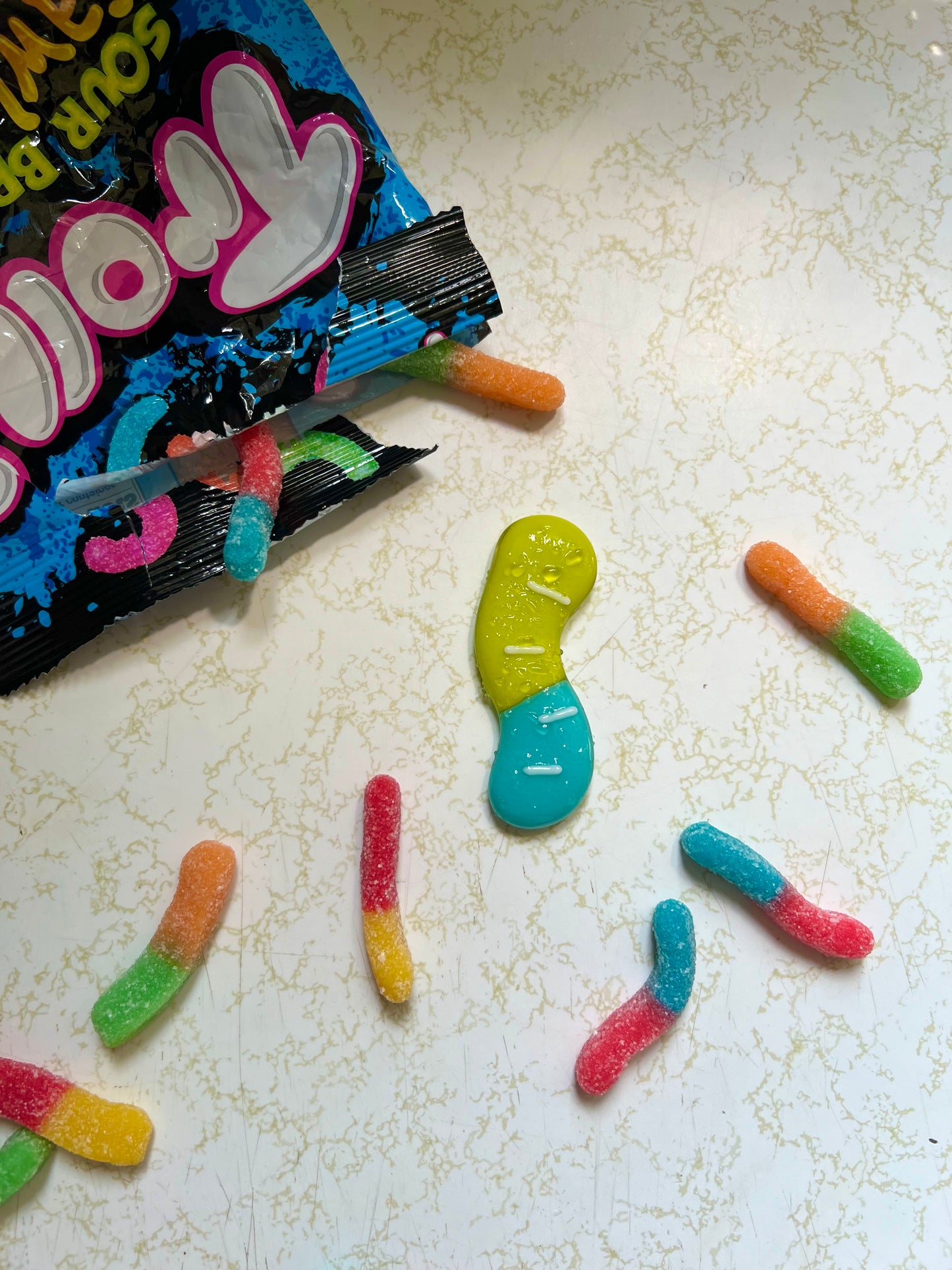 Sour worm magnet🐛🧲