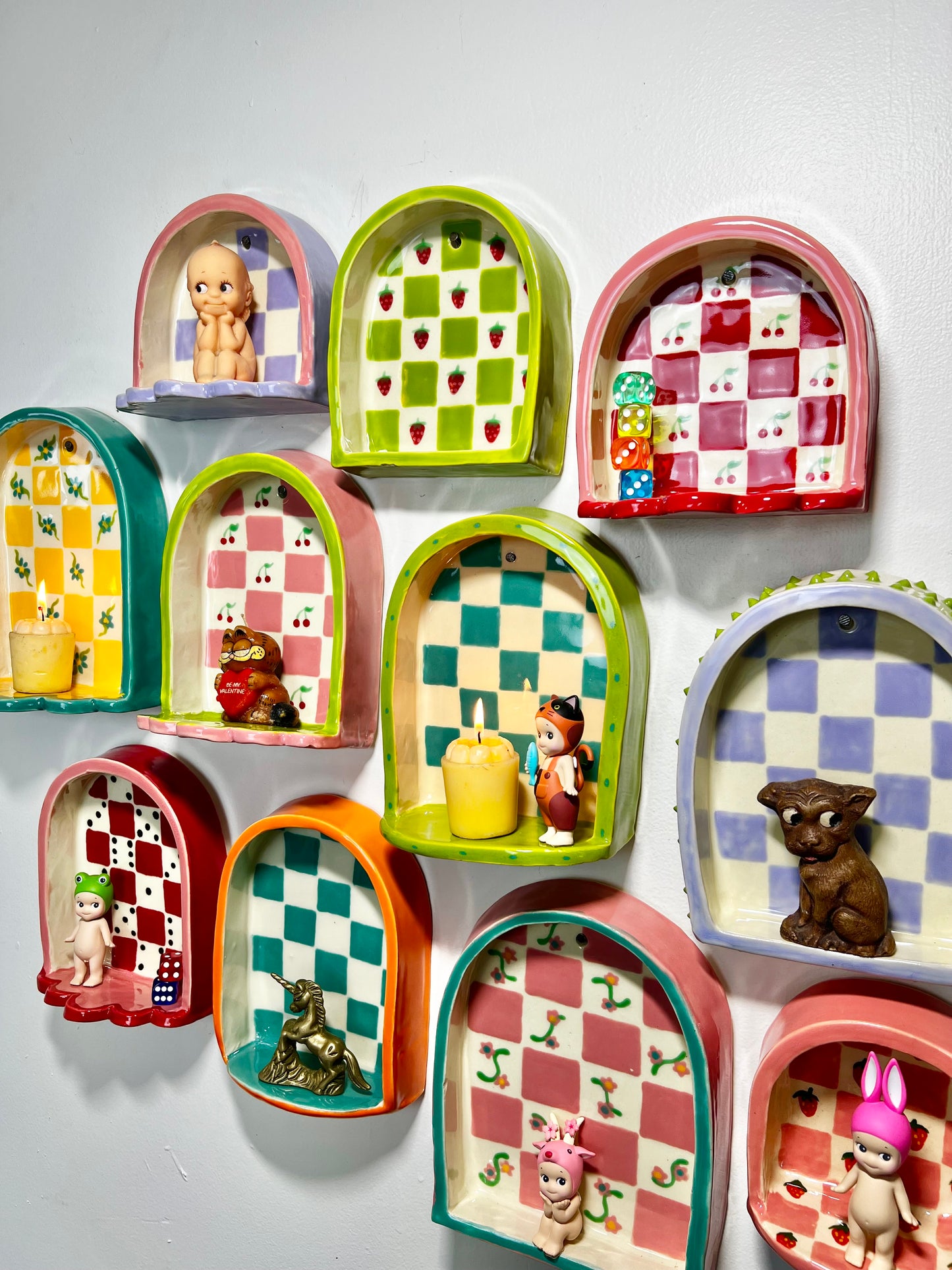 Ceramic trinket shelf