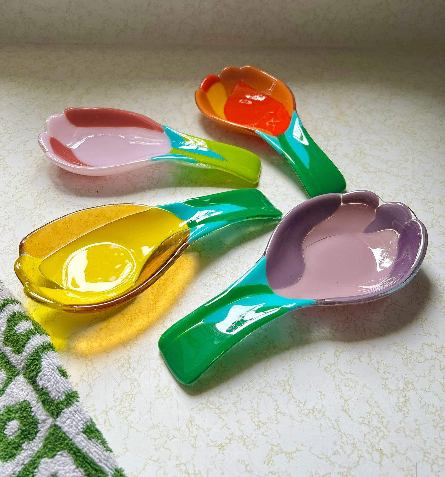 Tulip spoon rest