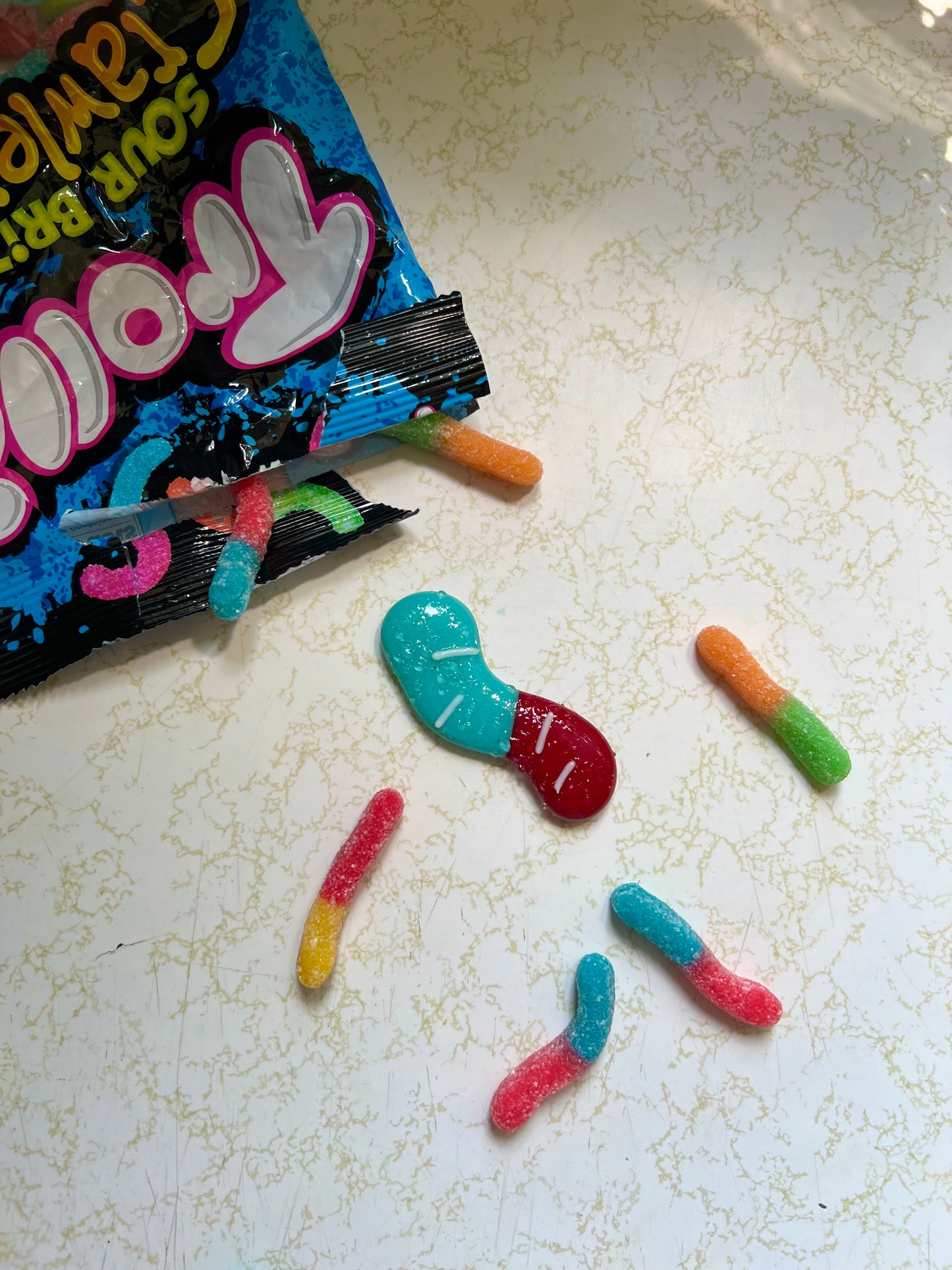 Sour worm magnet🐛🧲