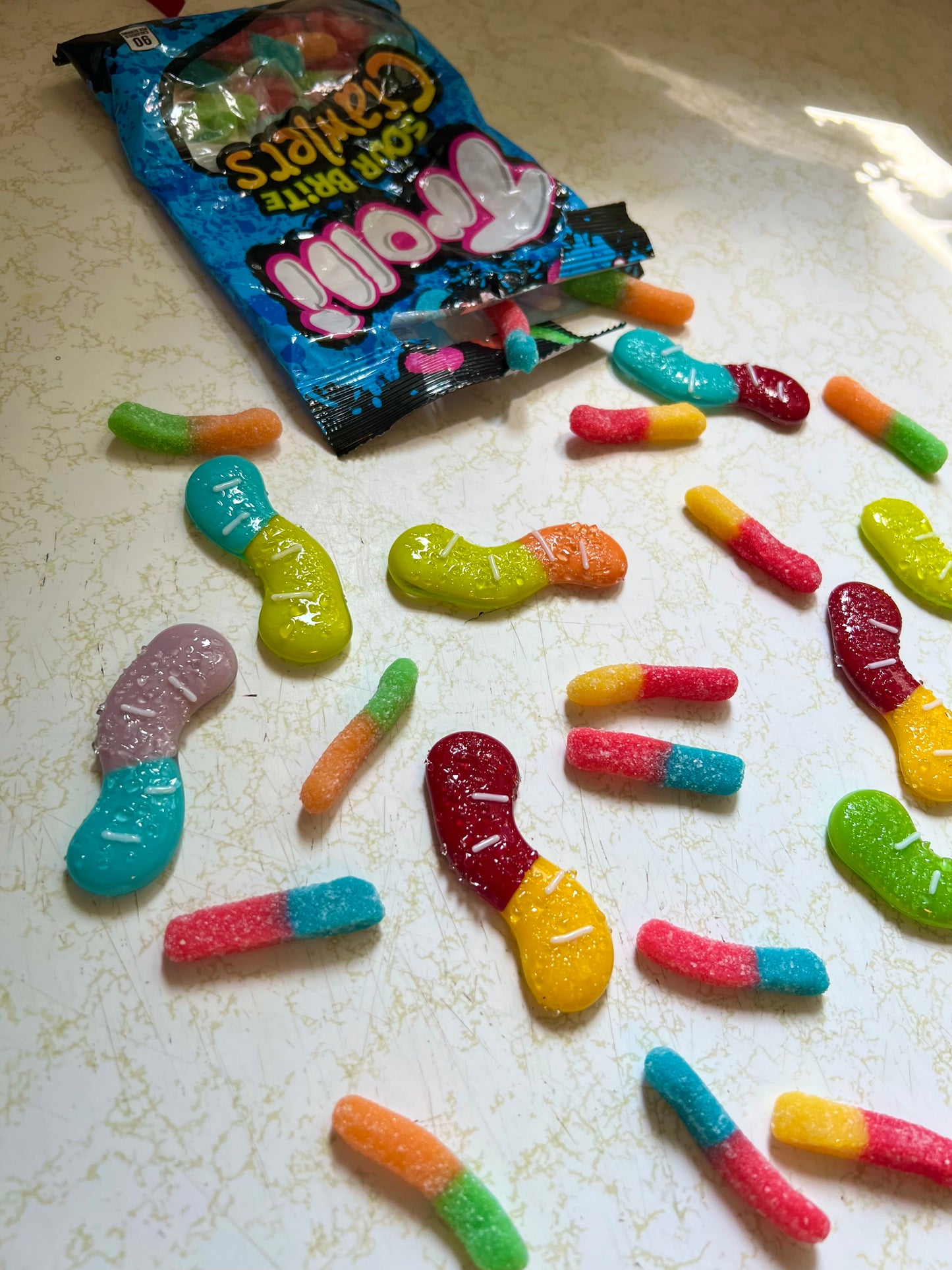 Sour worm magnet🐛🧲