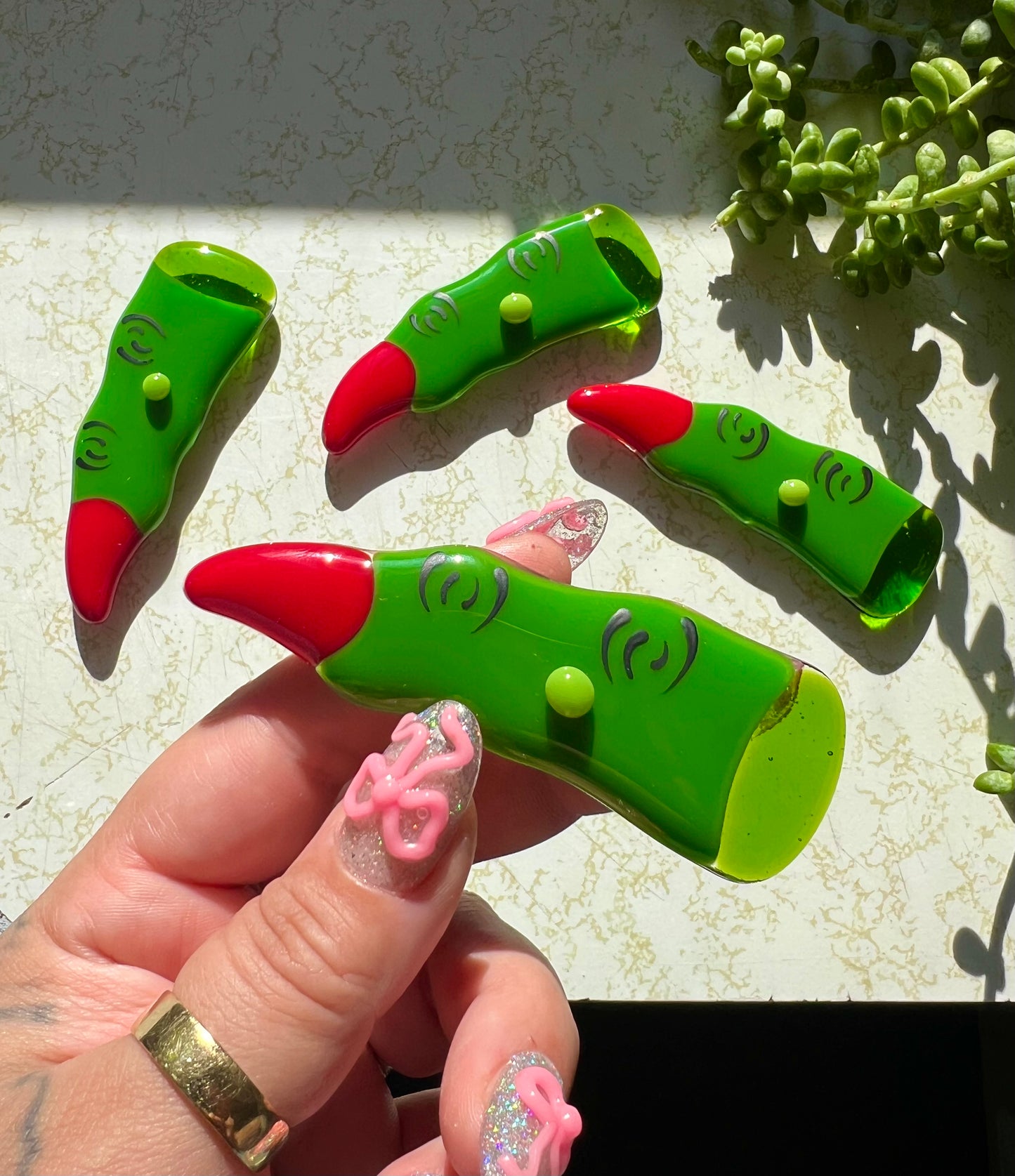 Witch finger magnet