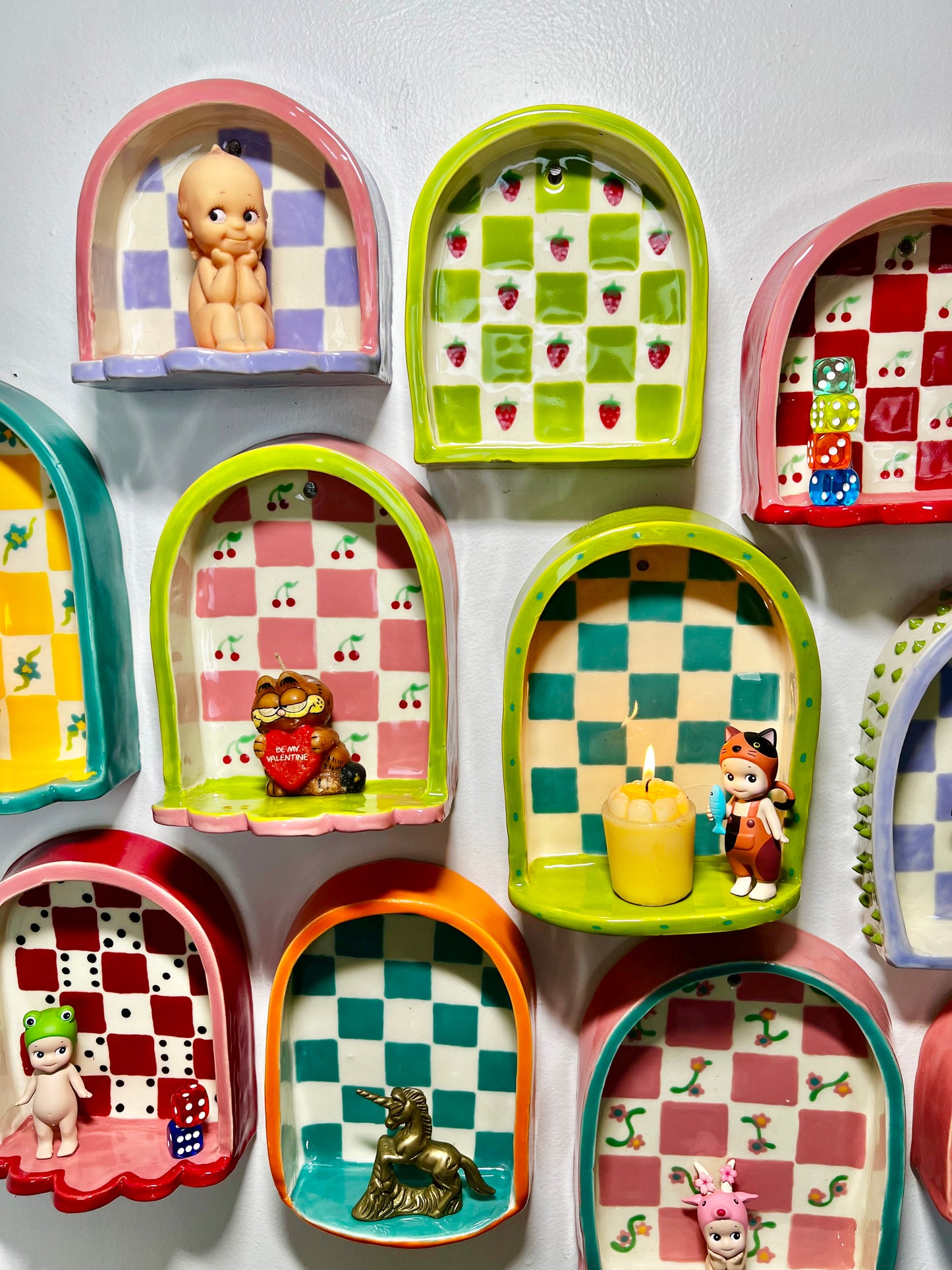 Ceramic dice trinket shelf
