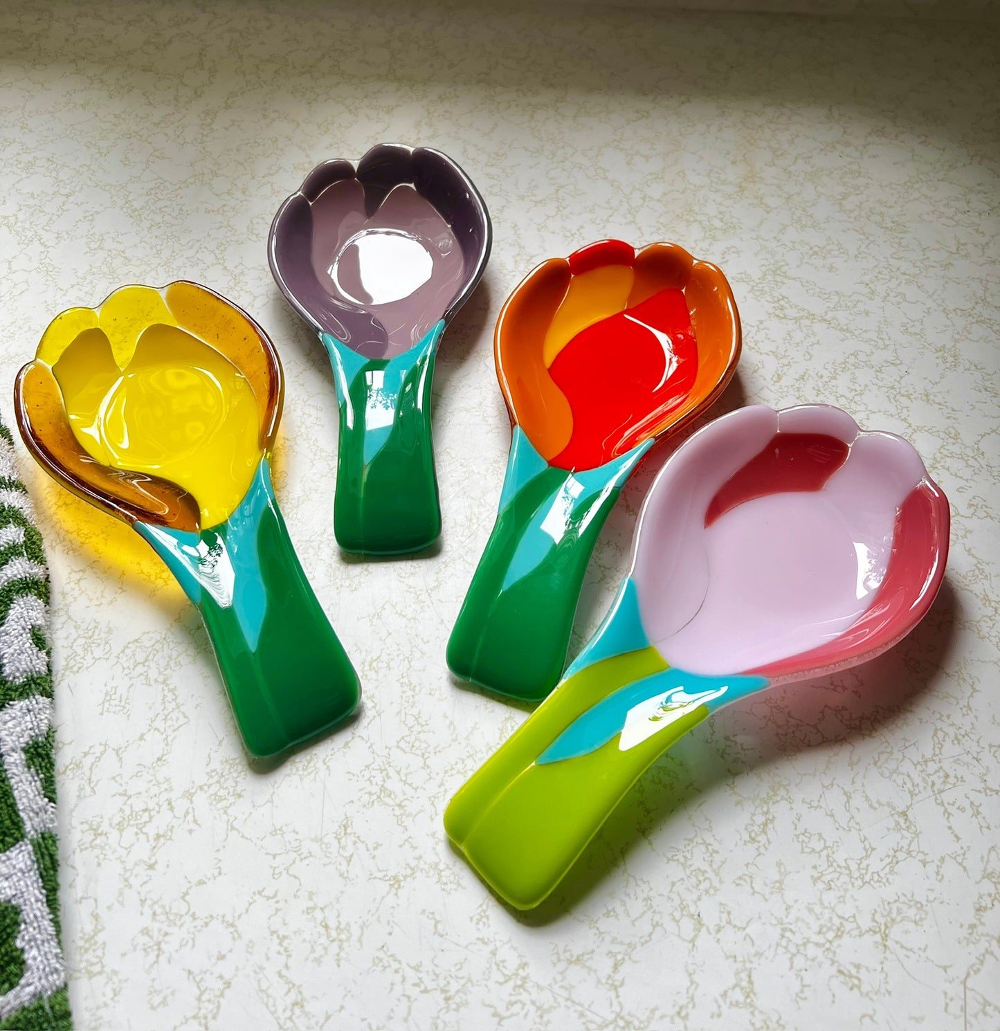 Tulip spoon rest