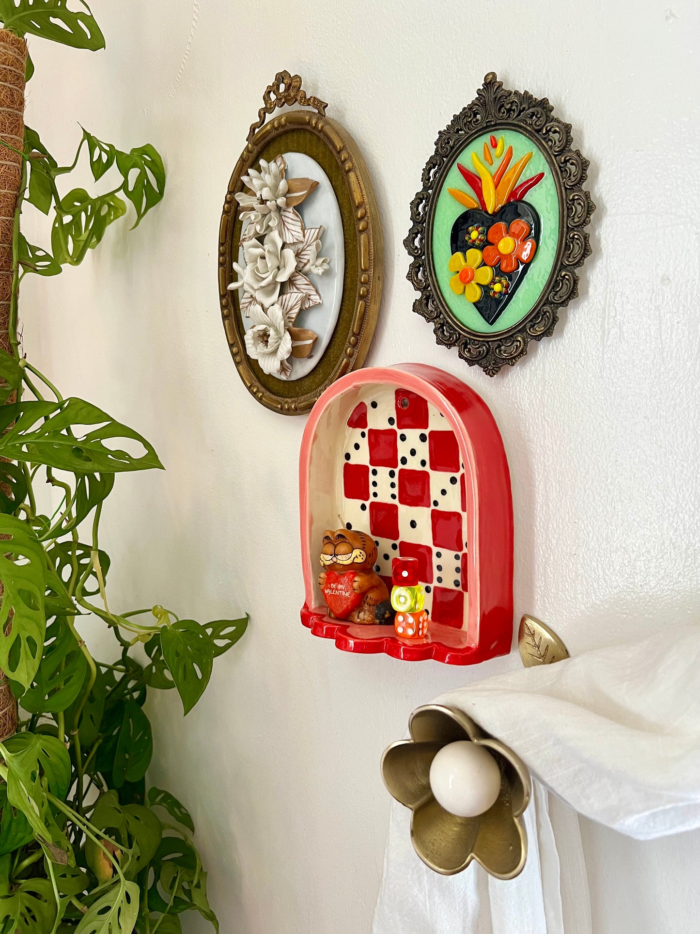 Ceramic dice trinket shelf