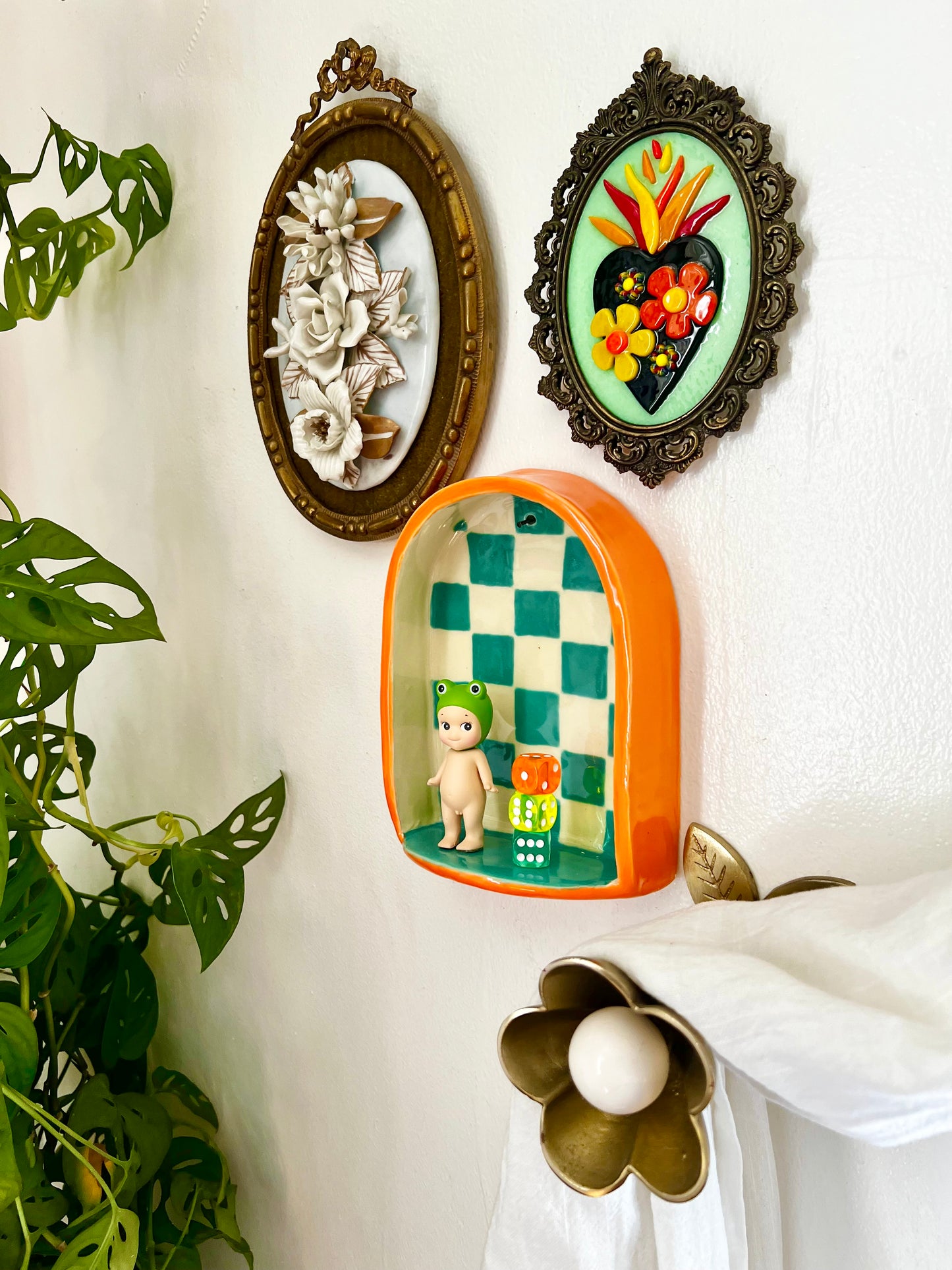 Ceramic trinket shelf
