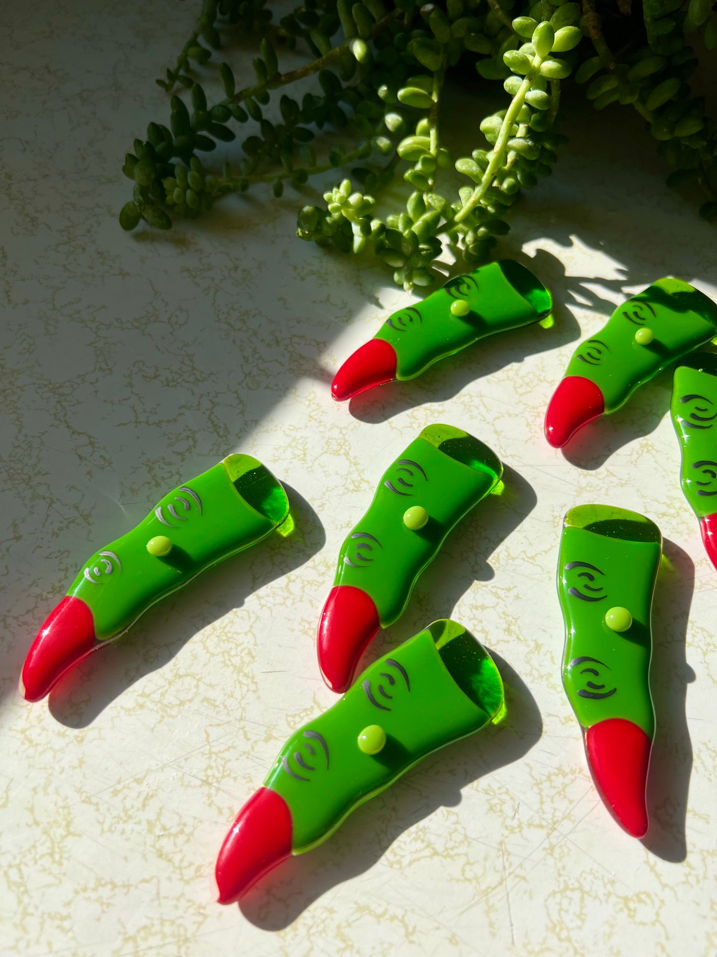 Witch finger magnet