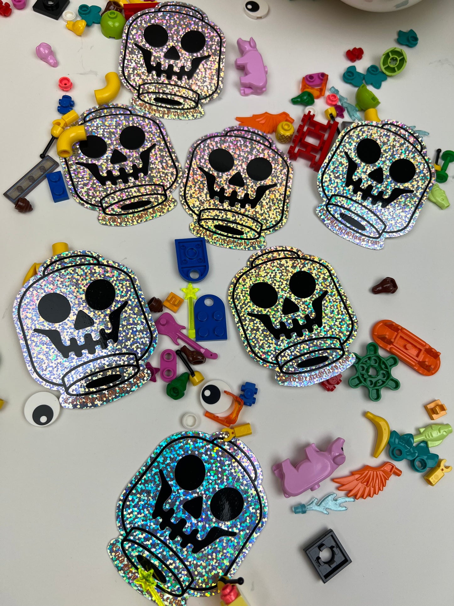 Minifigure skull sticker