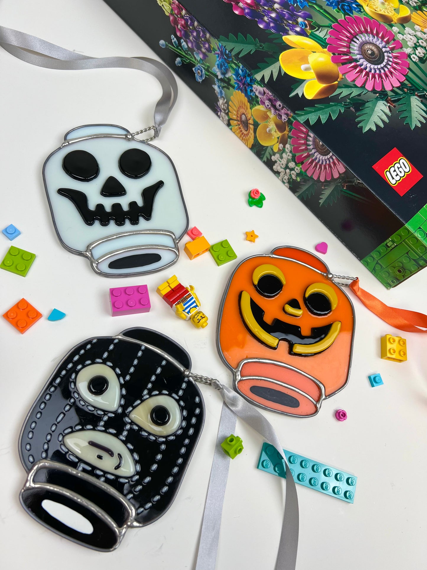Lego minifigure heads