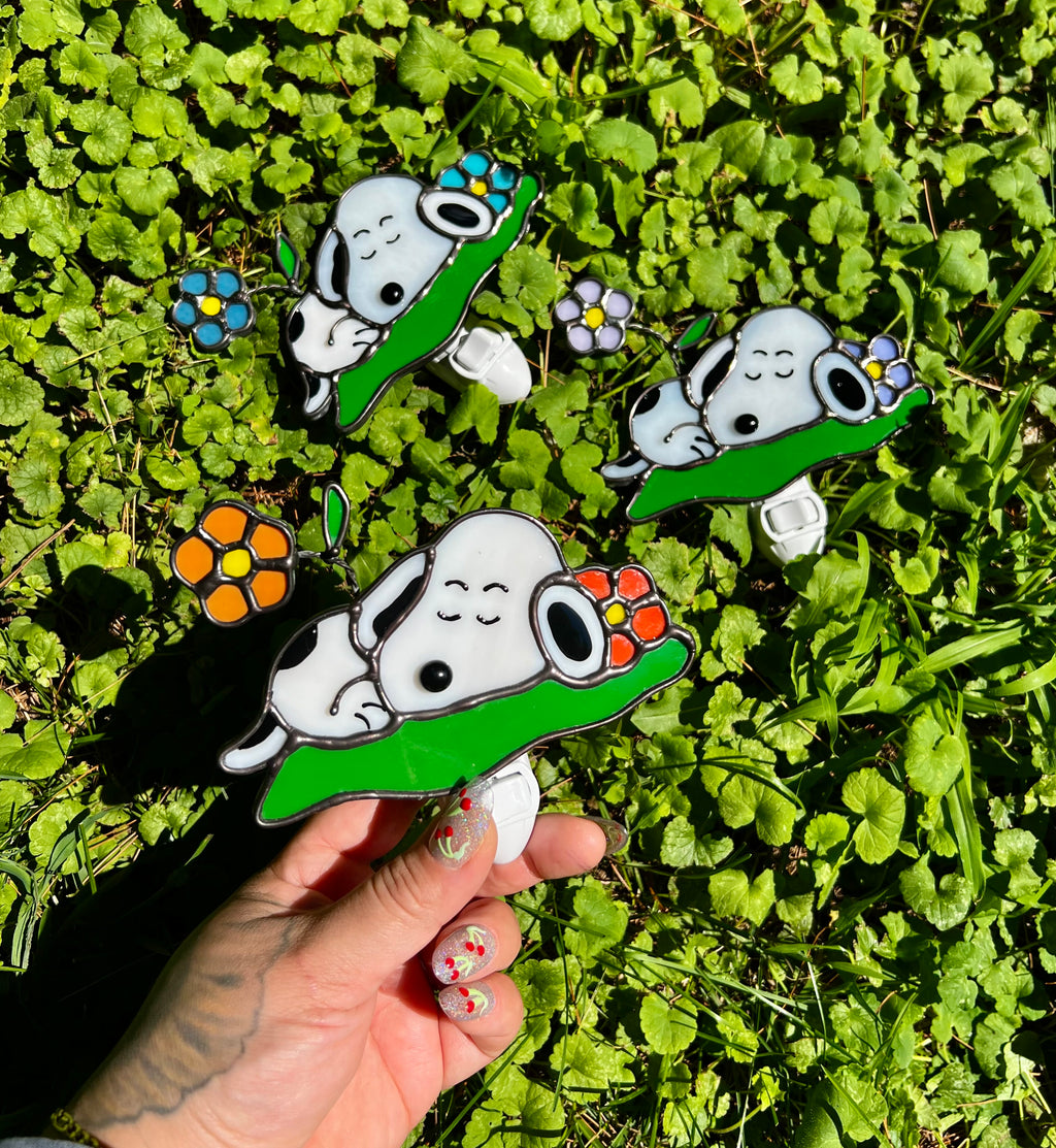 Sleepy snoopy nightlight