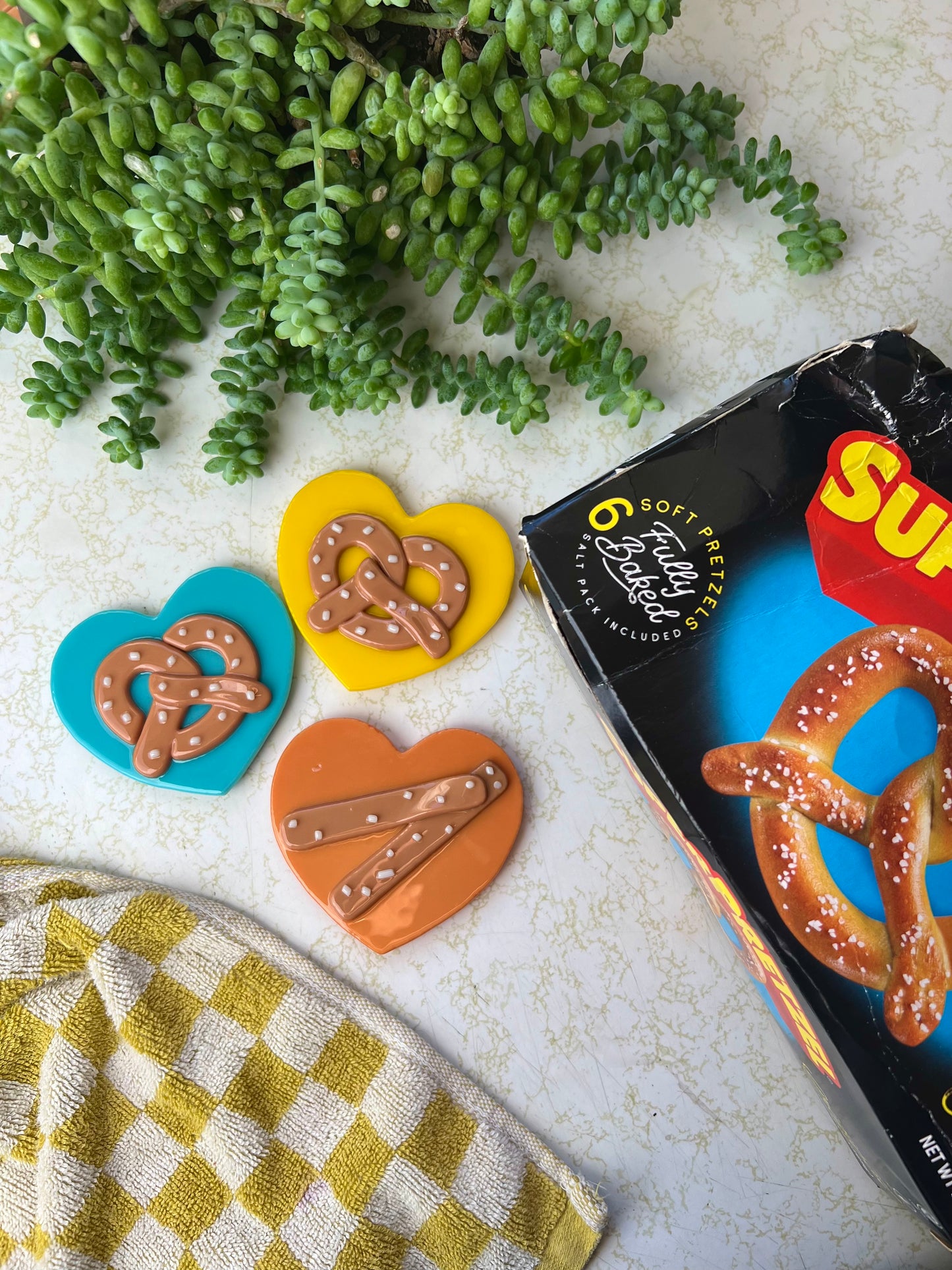 Pretzel magnets🥨🧲