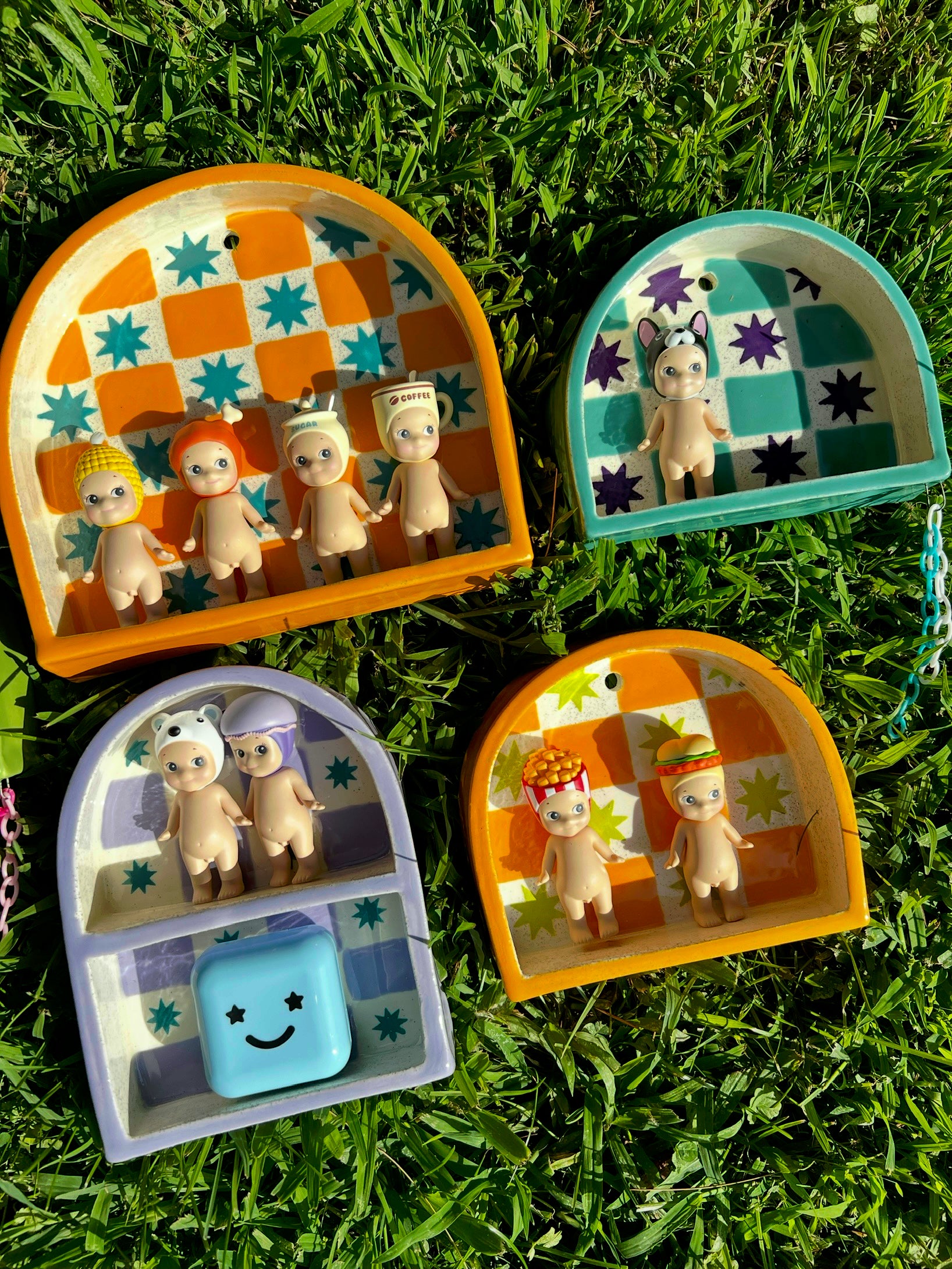 Ceramic ant trinket shelf