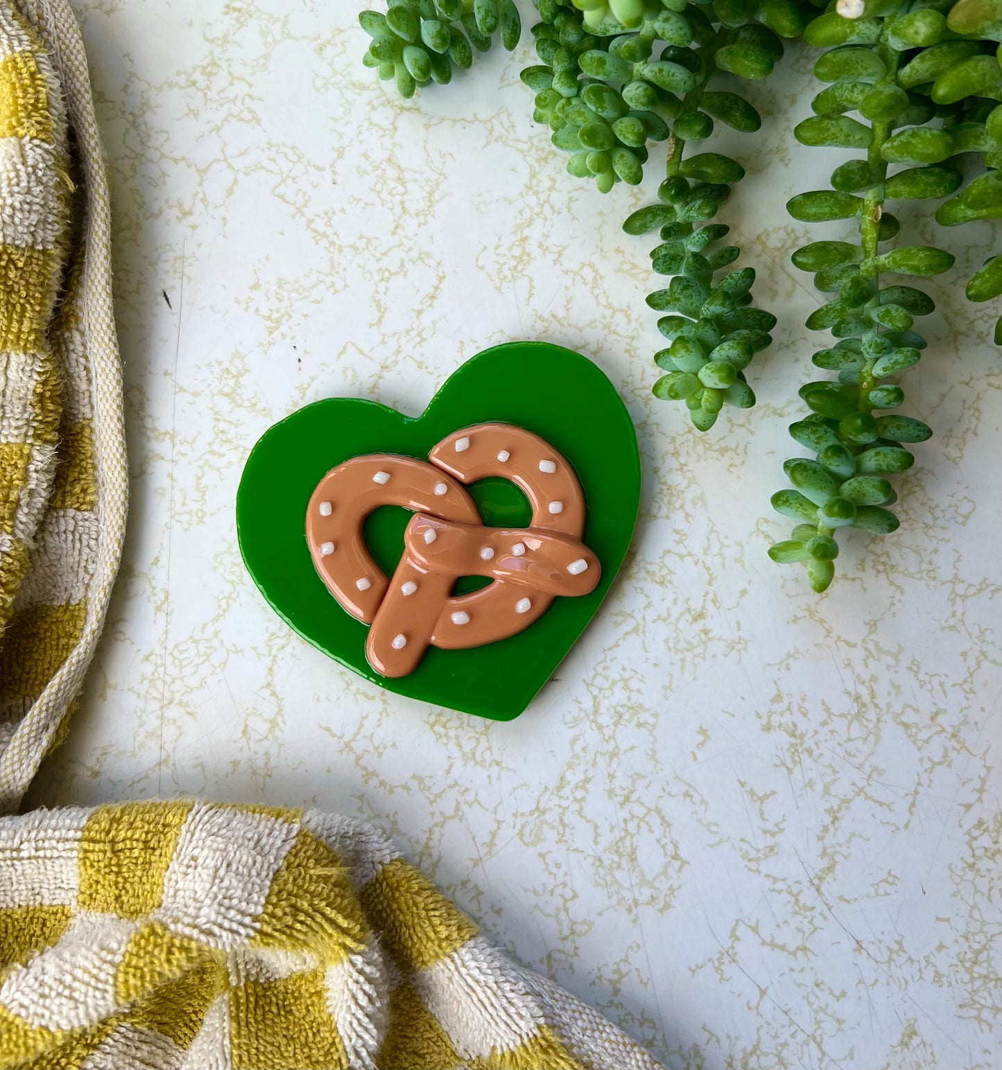 Pretzel magnets🥨🧲