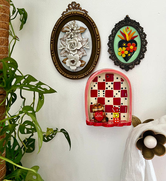 Ceramic dice trinket shelf
