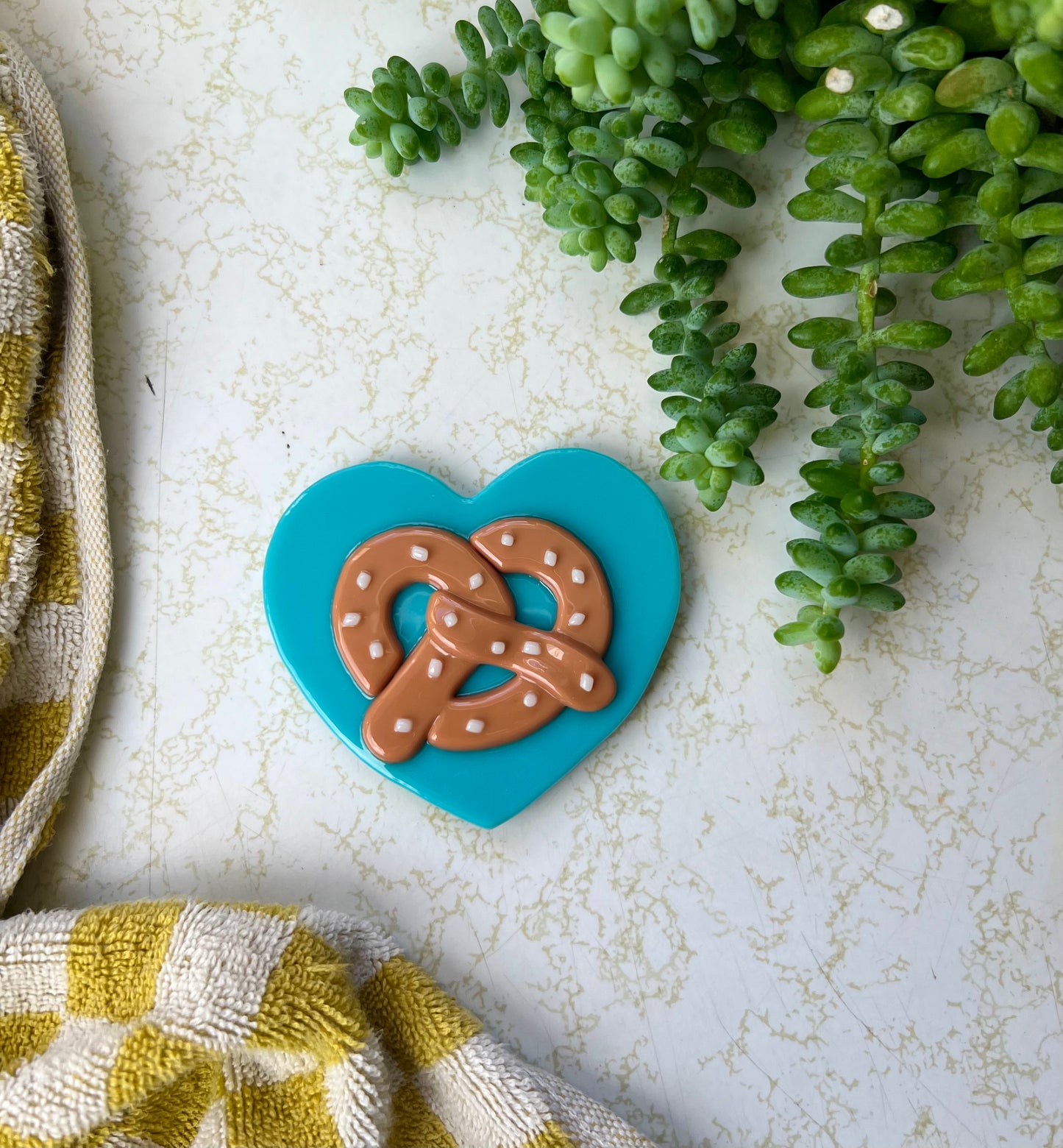 Pretzel magnets🥨🧲