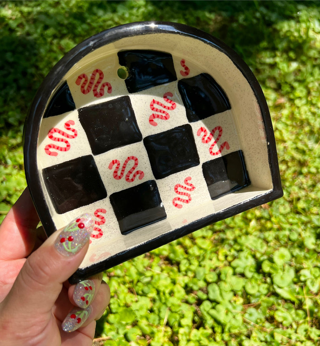 Ceramic worm trinket shelf