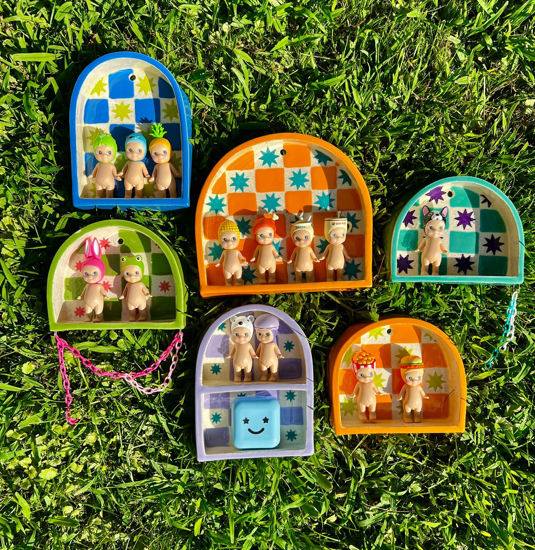 Ceramic ant trinket shelf