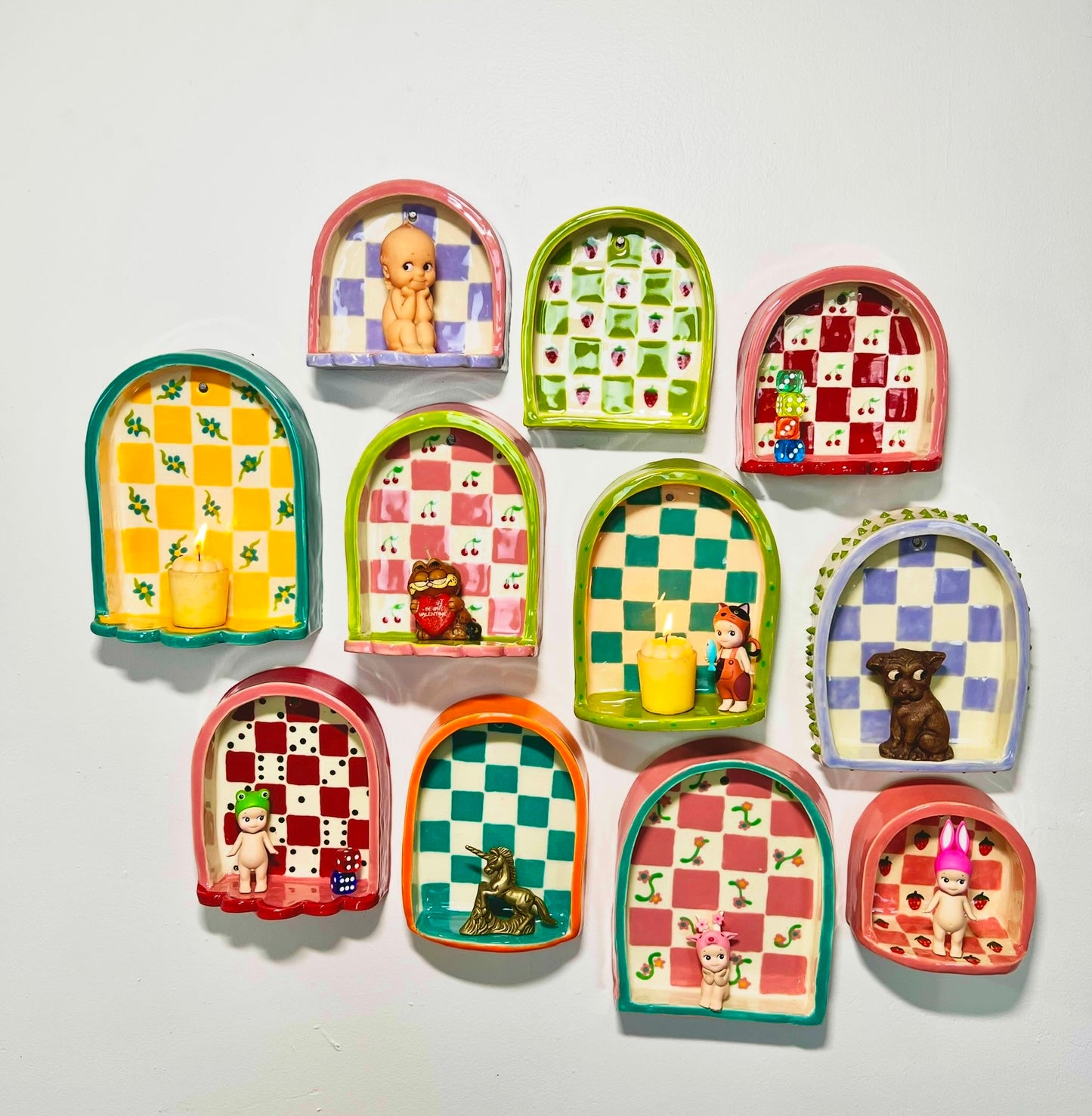 Ceramic dice trinket shelf