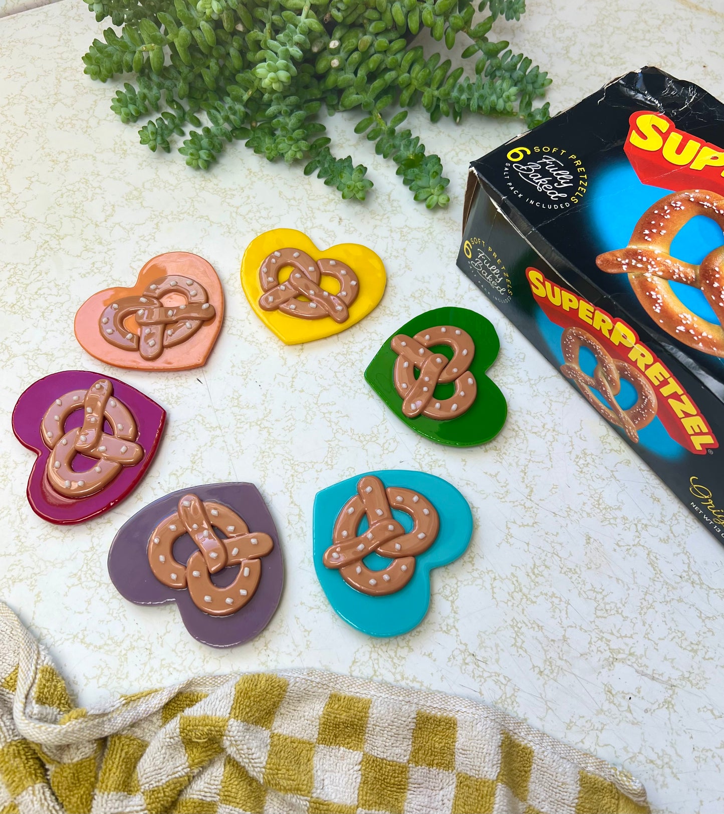 Pretzel magnets🥨🧲